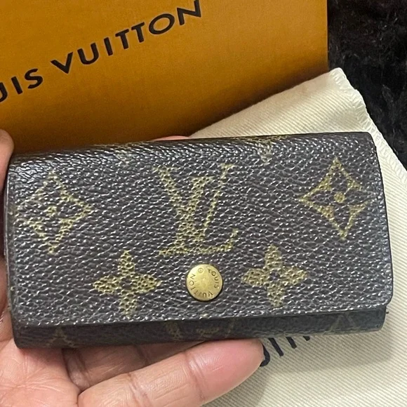 Louis Vuitton Brown and Gold Monogram Key Pouch - Picture 2 of 14